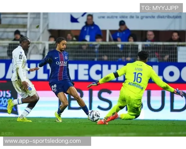 纽卡斯尔本赛季表现分析:联赛低迷与欧冠战绩对比探讨 纽卡斯尔本赛季表现分析:联赛低迷与欧冠战绩对比探讨